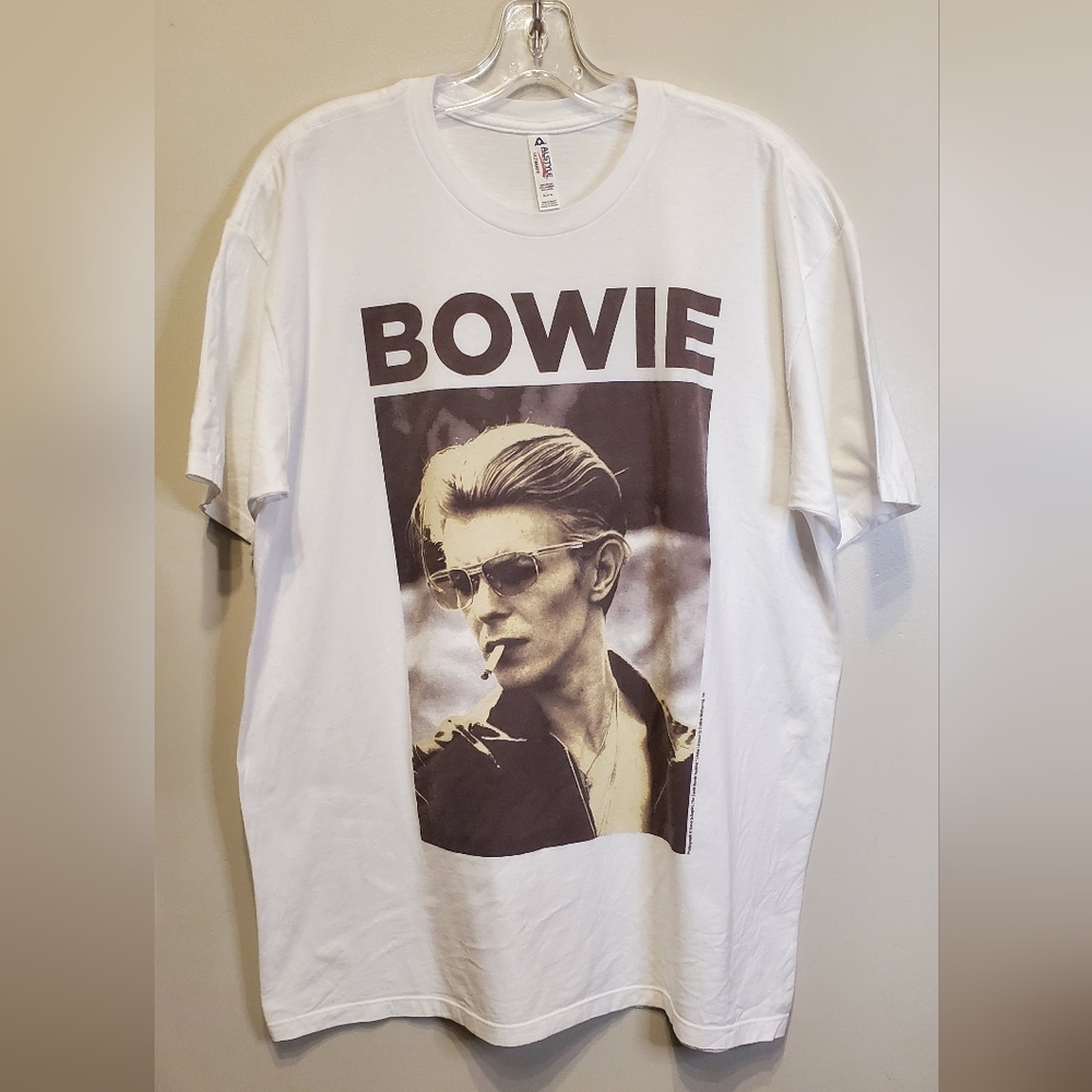 358. NWOT - David Bowie Photo Graphic Tee